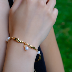 Collar Pearl Bracelet