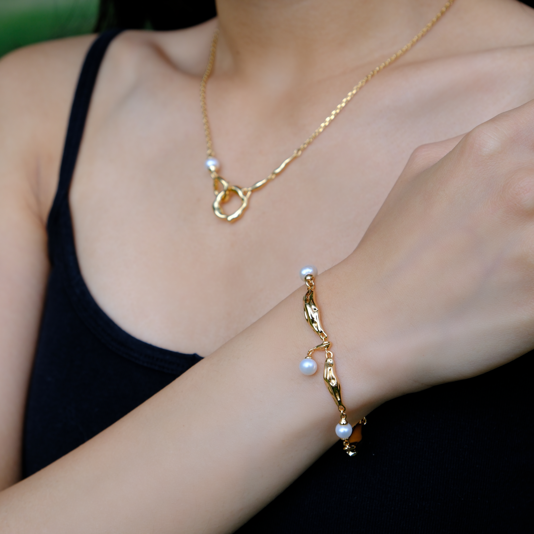 Collar Pearl Bracelet